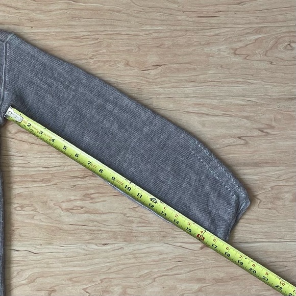 |SOL| Baby Alpaca Hair Long Sleeve Sweater in Woman’s Oversized Medium V-Neck - Picture 7 of 7